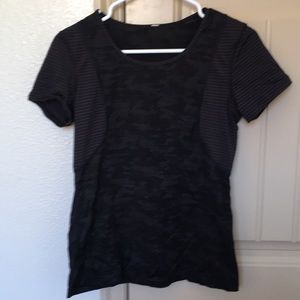 Lululemon workout top